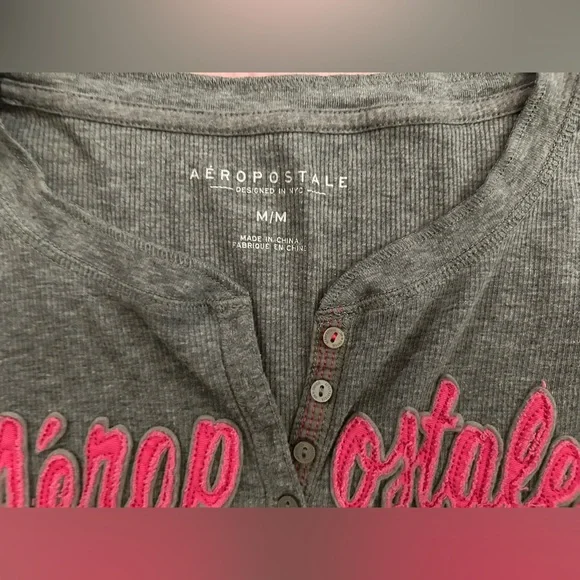 🩶Aeropostale Gray Top with Pink Lettering Size Medium 🩶 - Picture 3 of 5